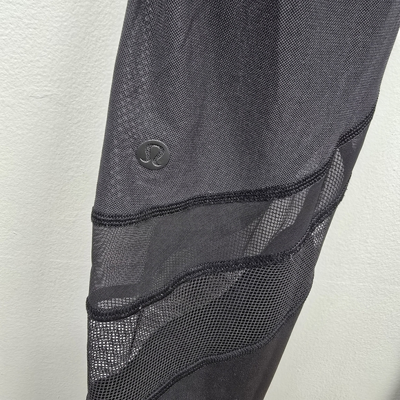 LULULEMON Athletic Leggings 28" Sheer Detailing Black Womens Size 6 Workout Yoga - Picture 3 of 8